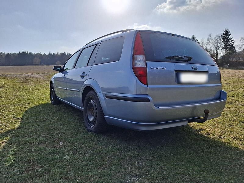 Gebraucht Ford Mondeo Trend 145 PS (106 kW) 2006 Blau Kombi