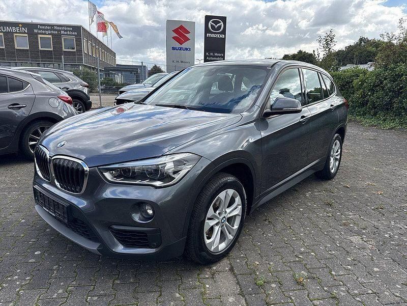 Grau Gebraucht 2019 BMW X1 Advantage SUV | 21.940 € (Fairer Preis) - Bild 1/4