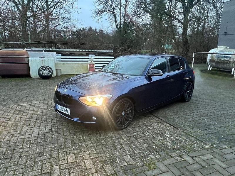 Blau Gebraucht 2011 BMW 118 Performance Kleinwagen | 5.300 € (Guter Preis) - Bild 1/4