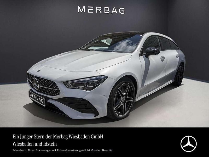 Digitalweiß Gebraucht 2024 Mercedes CLA250 AMG Line Premium Limousine | 42.790 € (Teuer) - Bild 1/4