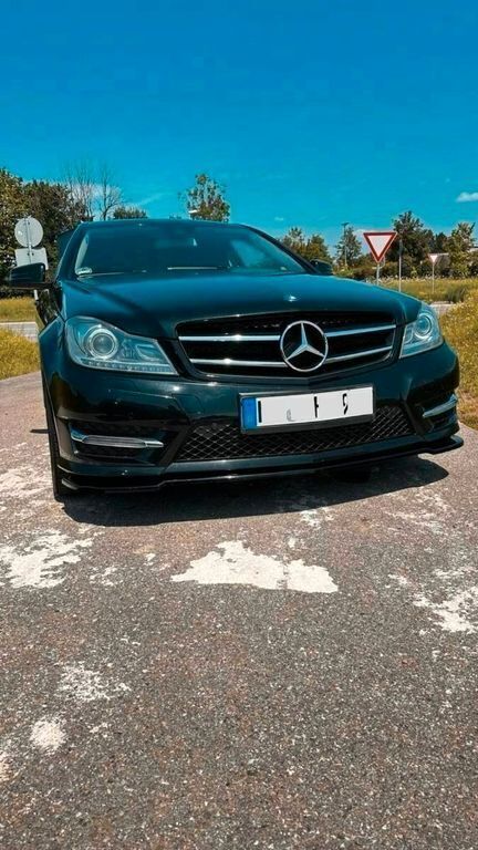 Schwarz Gebraucht 2013 Mercedes C250 AMG Coupé | 13.500 € (Guter Preis) - Bild 1/4