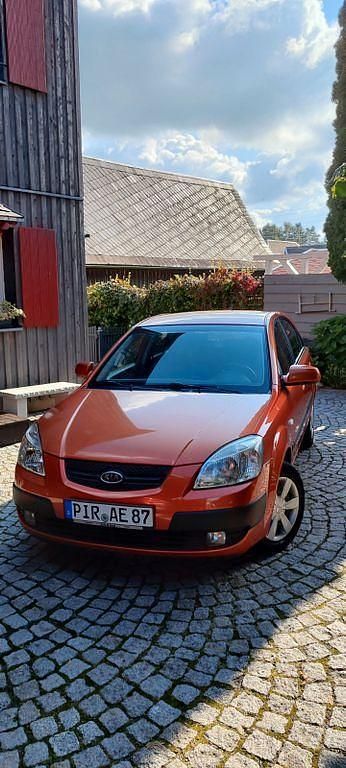 Orange Gebraucht 2008 Kia Rio Spirit Limousine | 999 € (Superpreis) - Bild 1/4