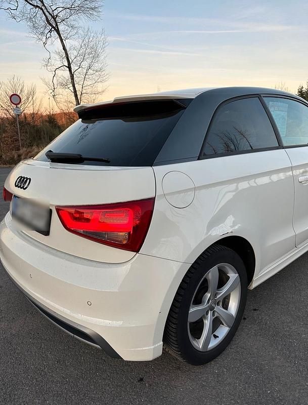 Gebraucht Audi A1 Sport 105 PS (77 kW) 2010 Weiß Kleinwagen