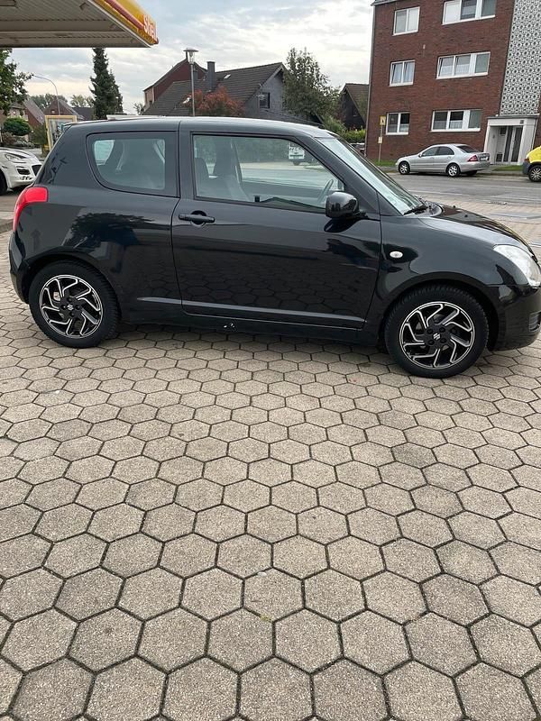 Gebraucht Suzuki Swift 92 PS (67 kW) 2009 Schwarz Kleinwagen