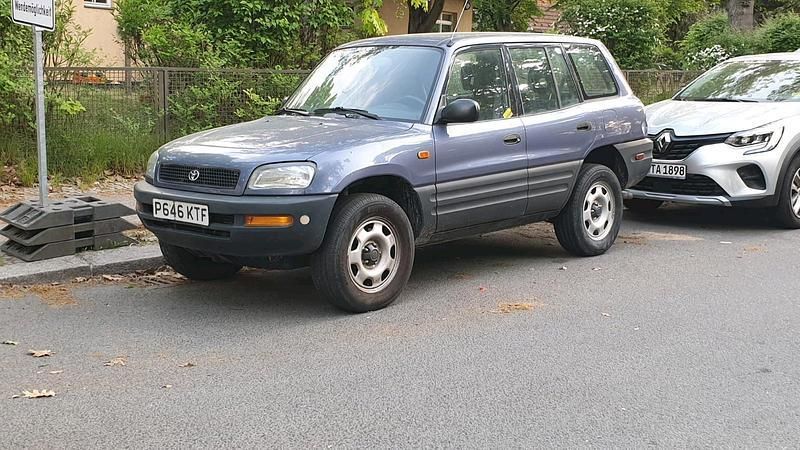 Blau Gebraucht 1998 Toyota RAV4 SUV | 2.298 € (Guter Preis) - Bild 1/4