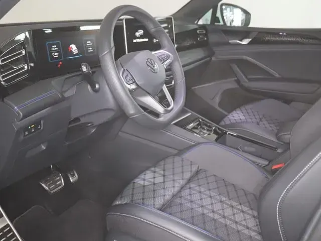 Gebraucht VW Tiguan R-line 150 PS (110 kW) 2025 Weiß SUV
