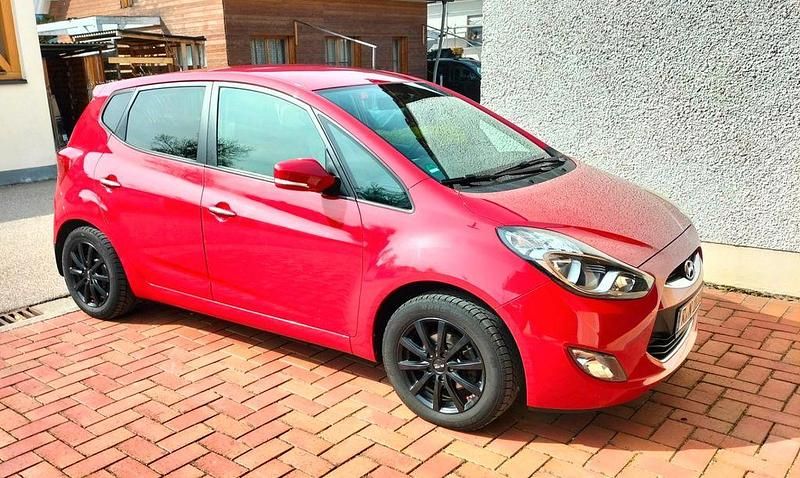 Gebraucht Hyundai ix20 Edition 125 PS (91 kW) 2014 Rot Kleinwagen