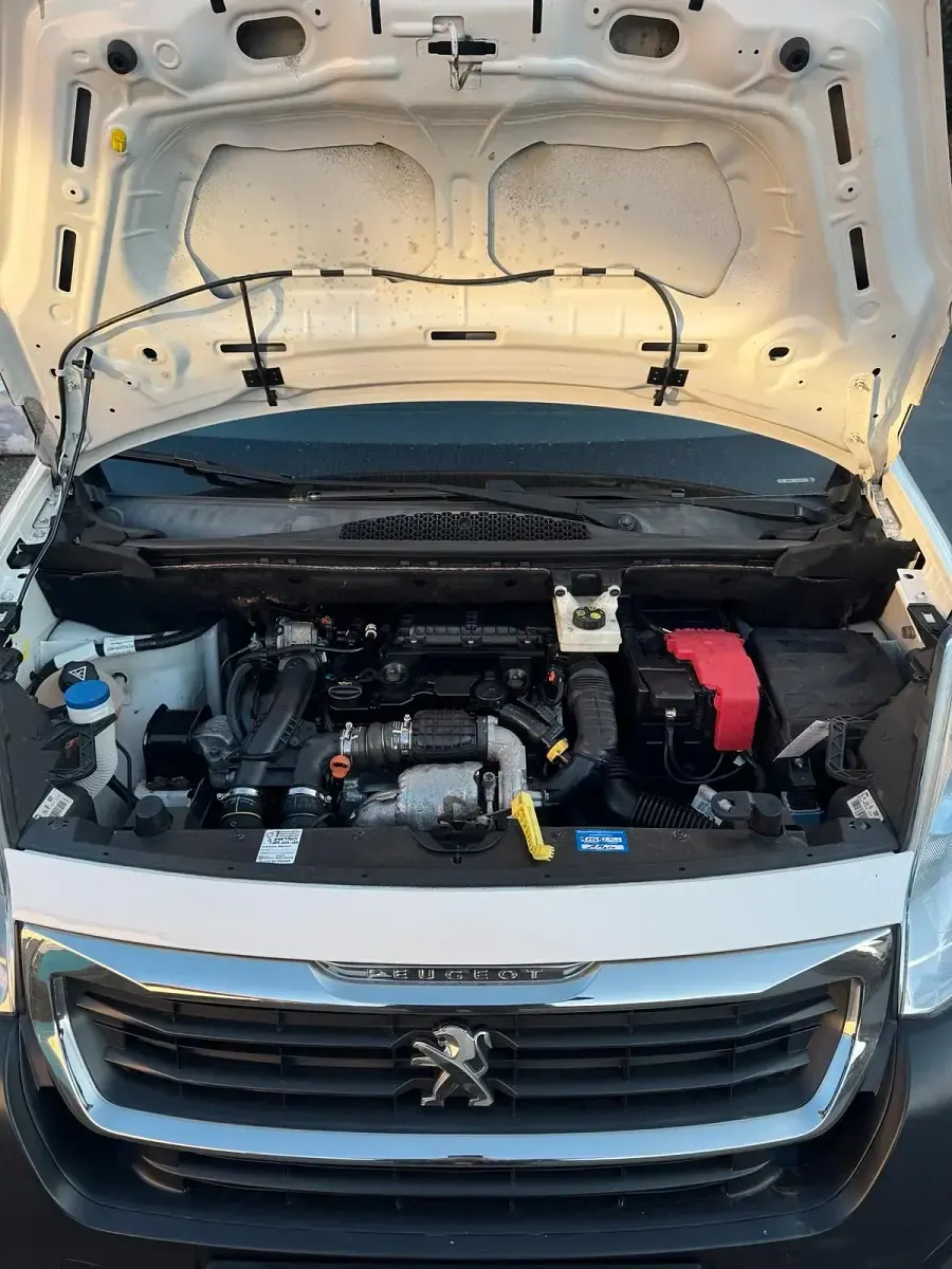 Gebraucht Peugeot Partner 75 PS (55 kW) 2017 Weiß Van / Kleinbus
