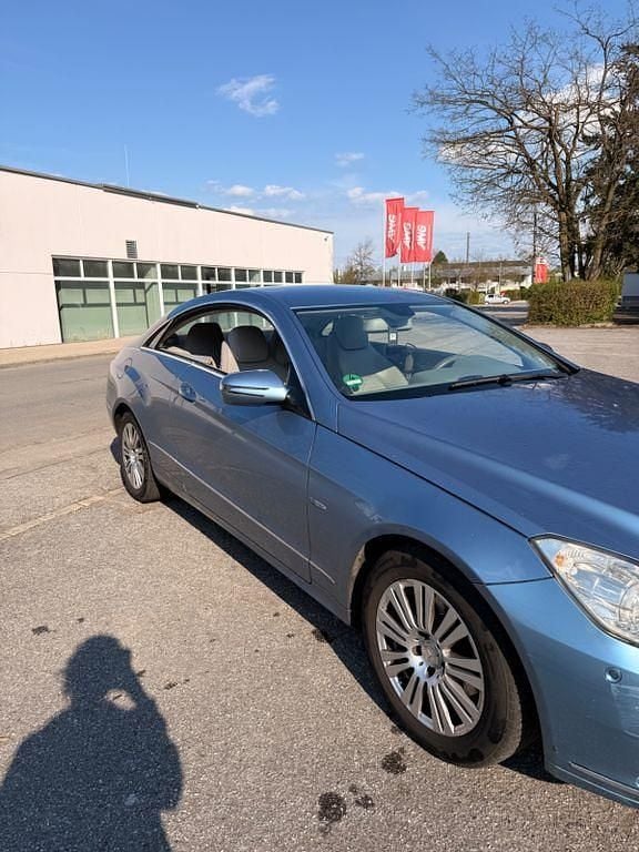 Second-hand Mercedes E250 204 CP (150 kW) 2009 Albastru Coupe