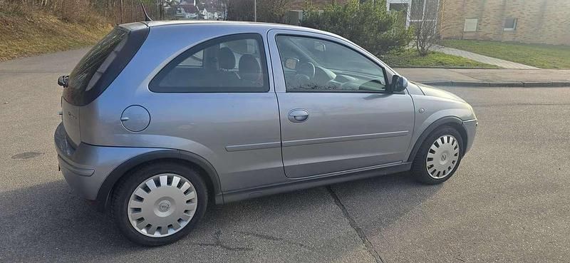 Gebraucht Opel Corsa Enjoy 80 PS (58 kW) 2005 Grau Kleinwagen