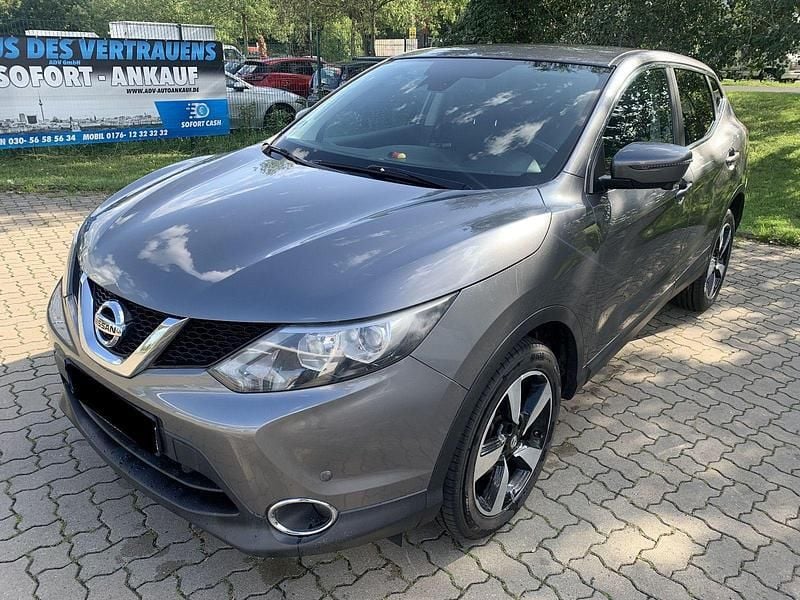 Grau Gebraucht 2016 Nissan Qashqai 360º SUV | 8.490 € (Superpreis) - Bild 1/4