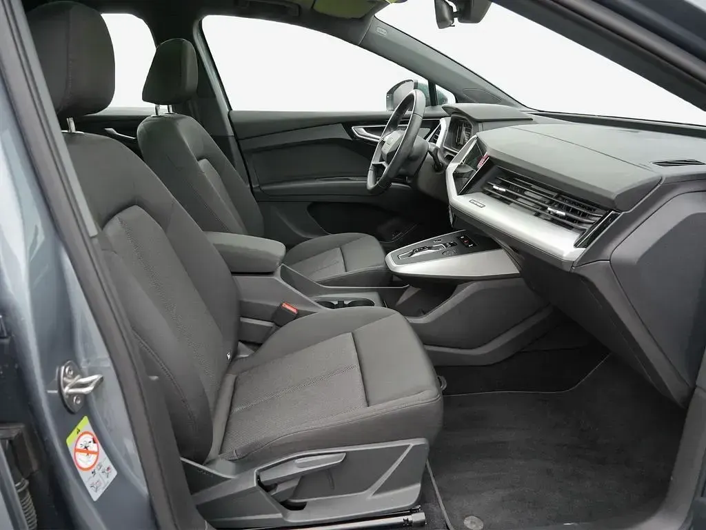 Second-hand Audi Q4 e-tron Advanced 194 kW (265 CP) 2023 Albastru SUV