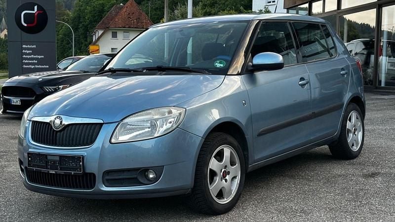 Blau Gebraucht 2010 Skoda Fabia Ambiente Kleinwagen | 1.699 € (Superpreis) - Bild 1/4