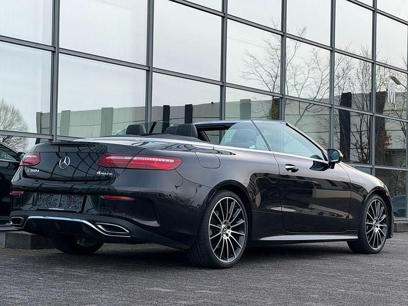 Gebraucht Mercedes E350 AMG 258 PS (189 kW) 2018 Schwarz Cabrio