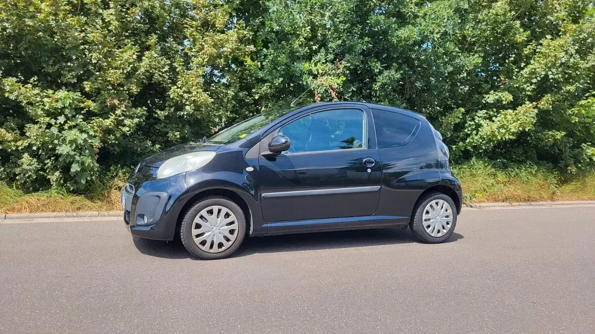 Gebraucht Citroën C1 SELECTION 68 PS (50 kW) 2013 Schwarz Kleinwagen