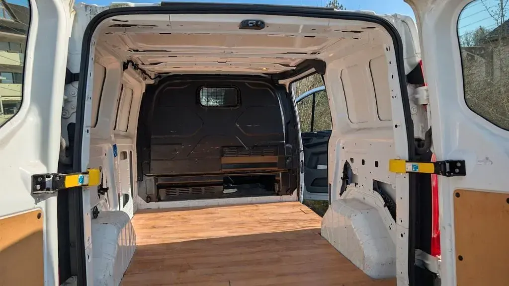 Gebraucht Ford Transit Custom 105 PS (77 kW) 2018 Weiß Van / Kleinbus