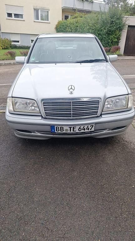 Silber Gebraucht 1998 Mercedes C240 Classic Limousine | 4.500 € (Superpreis) - Bild 1/4