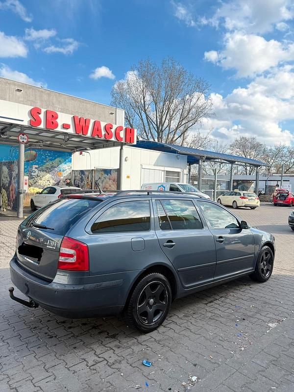 Gebraucht Skoda Octavia 105 PS (77 kW) 2008 Grau Kombi