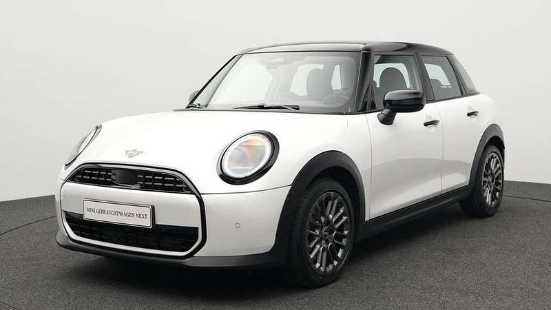Weiß Gebraucht 2024 Mini Cooper Classic Kleinwagen | 27.088 € (Guter Preis) - Bild 1/4