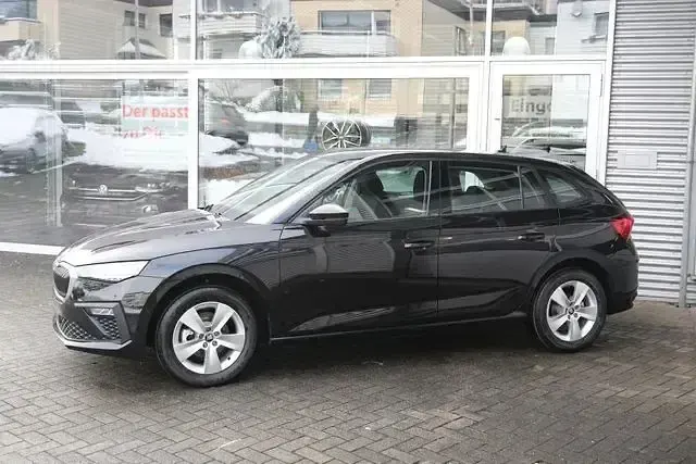 Neu Skoda Scala Selection 116 PS (85 kW) 2025 Schwarz Kleinwagen