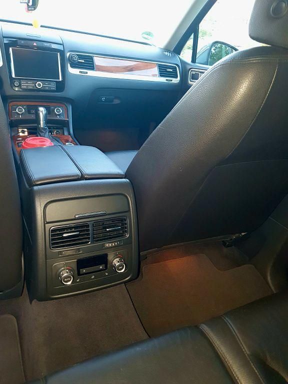 Gebraucht VW Touareg 239 PS (175 kW) 2010 Grau SUV