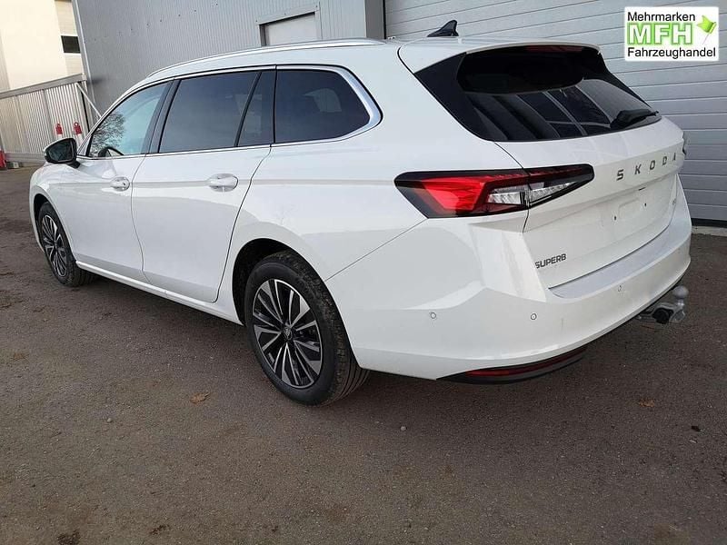 Neu Skoda Superb Selection 193 PS (141 kW) 2025 Purewhite Kombi