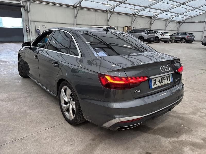 Gebraucht Audi A4 S-Line 150 PS (110 kW) 2023 Grau Limousine