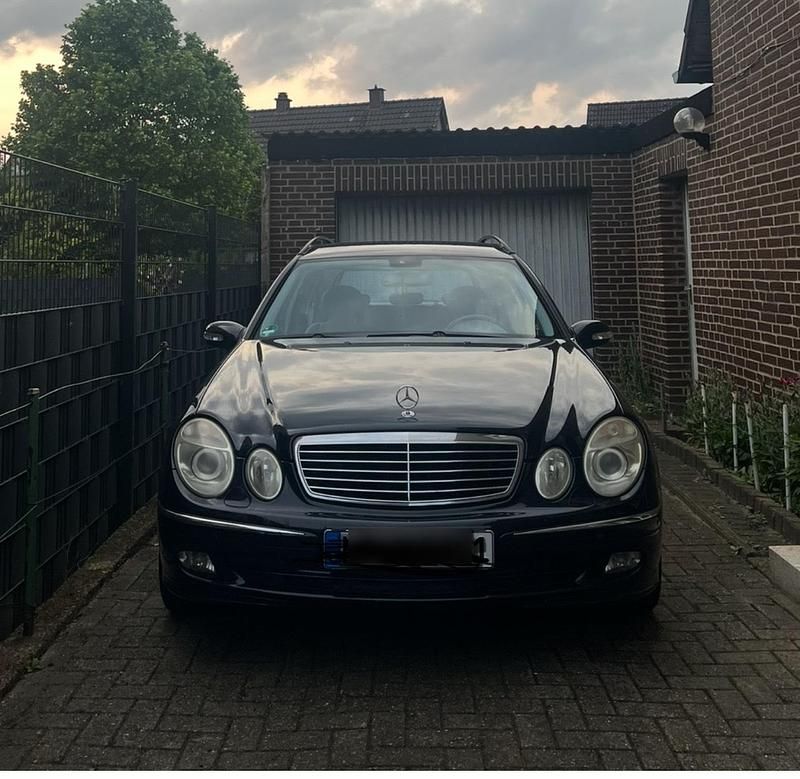Gebraucht Mercedes E350 Avantgarde 271 PS (199 kW) 2005 Blau Kombi