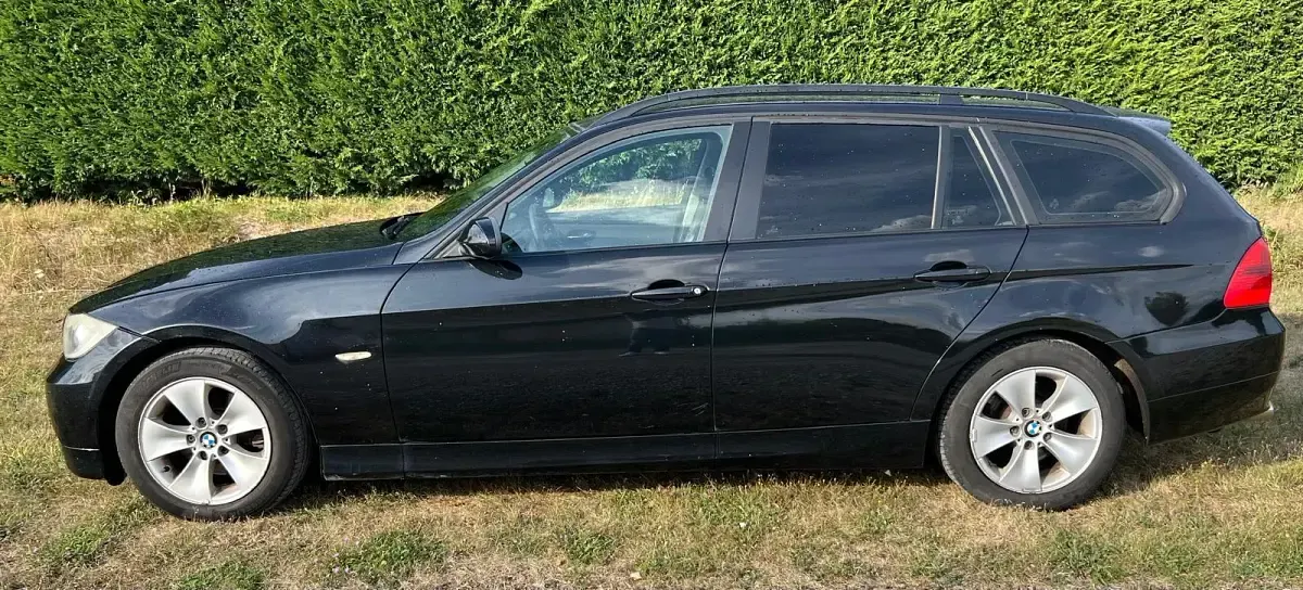 Gebraucht BMW 318 129 PS (94 kW) 2007 Schwarz Kombi