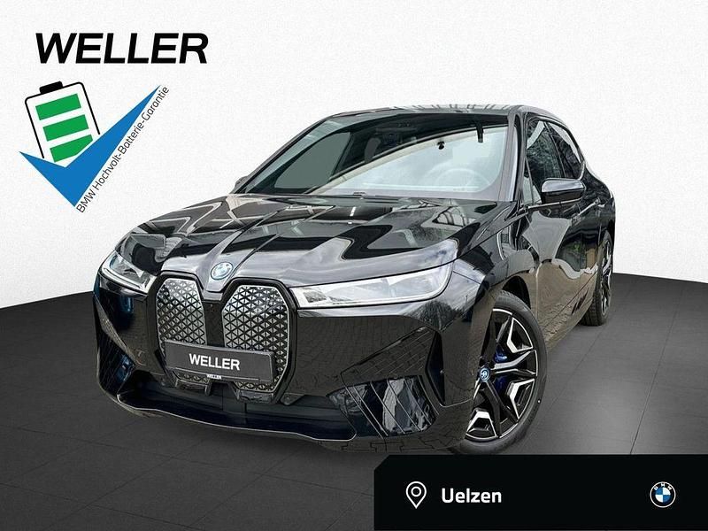 Black sapphire (schwarz) Neu 2025 BMW iX Sport Line SUV | 99.490 € - Bild 1/4