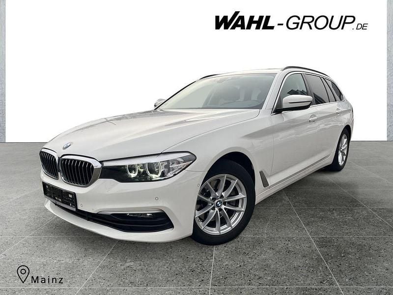 Weiß Gebraucht 2019 BMW 520 Kombi | 23.975 € (Fairer Preis) - Bild 1/4