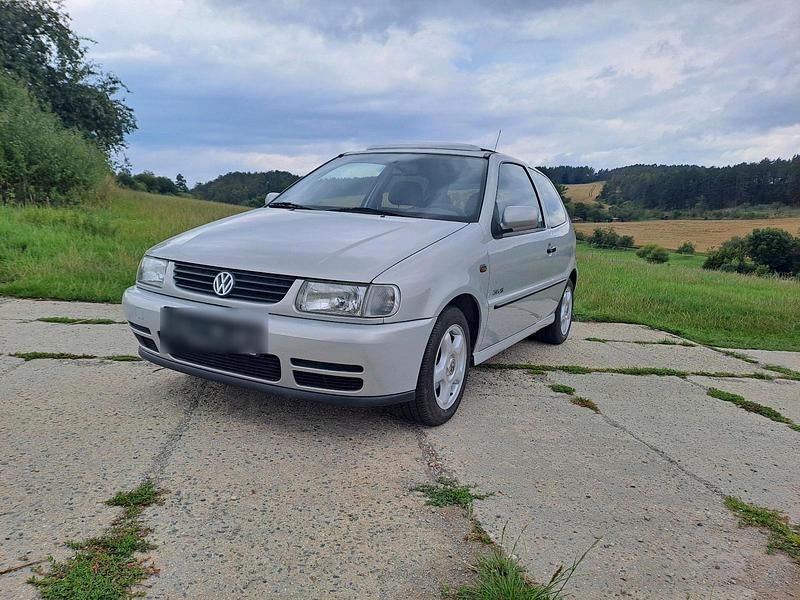 Silber Gebraucht 1998 VW Polo Kleinwagen | 2.100 € (Etwas zu teuer) - Bild 1/4
