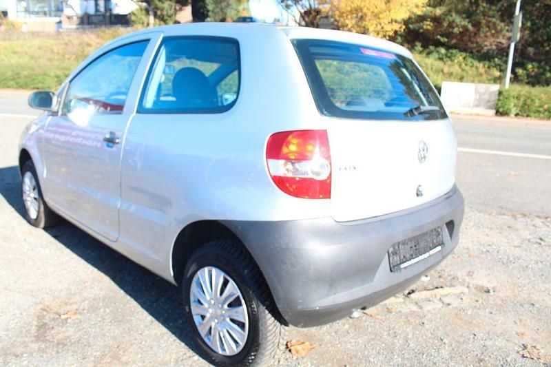 Gebraucht VW Fox Basis 75 PS (55 kW) 2006 Silber Kleinwagen