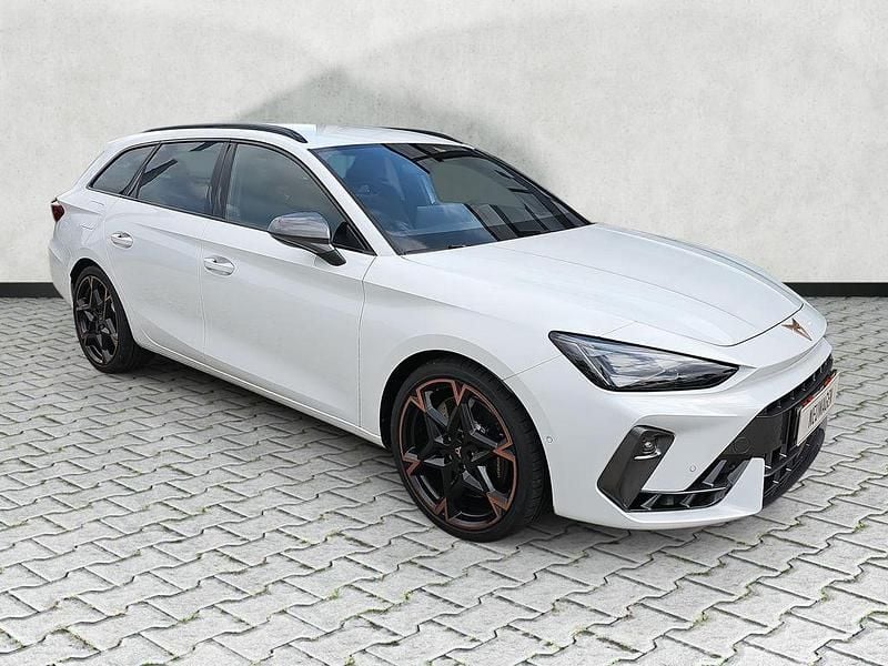Neu Cupra Leon VZ 333 PS (244 kW) 2025 Nevadaweiß metallic Kombi