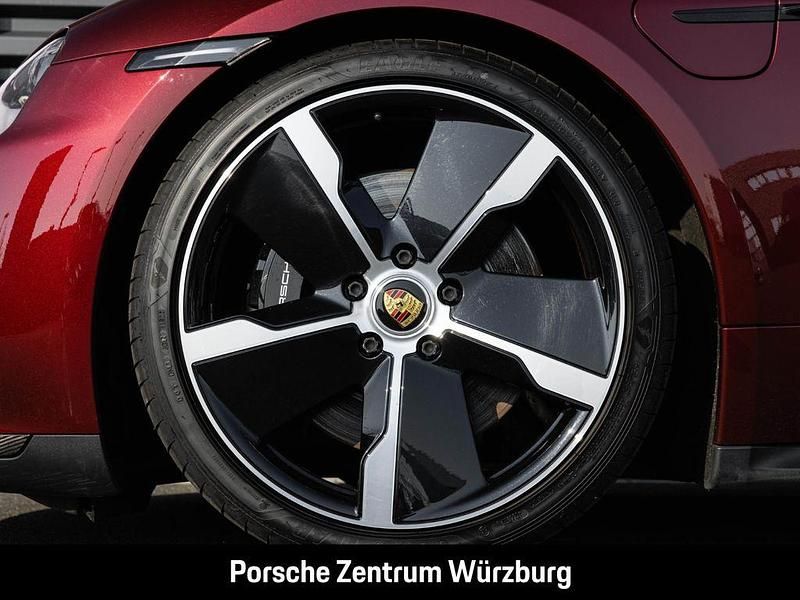 Second-hand Porsche Taycan GTS 439 kW (598 CP) 2022 Roșu Berlinǎ