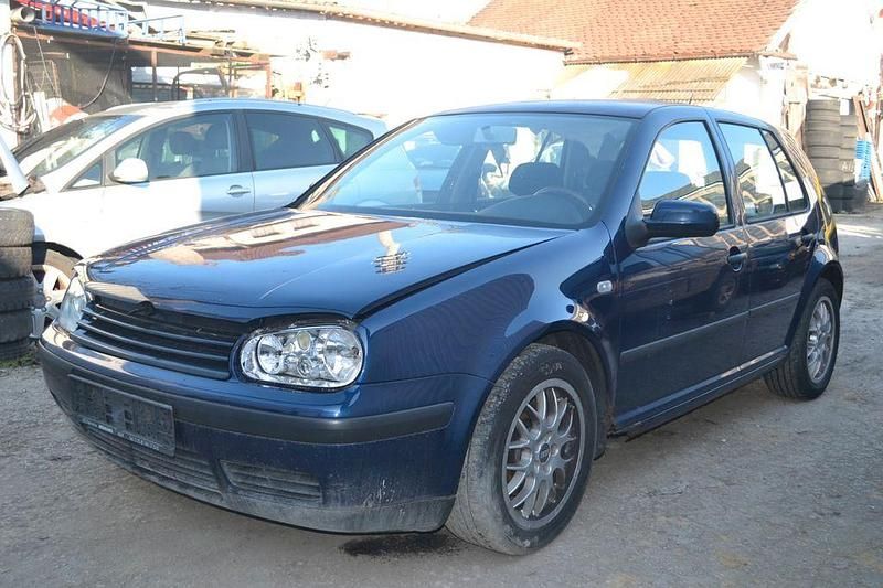Gebraucht VW Golf IV Trendline 131 PS (96 kW) 2000 Blau Limousine