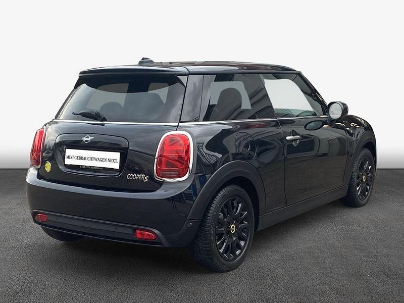 Gebraucht Mini Cooper SE Classic 135 kW (184 PS) 2023 Schwarz Kleinwagen