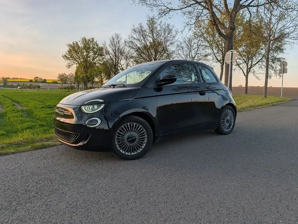 Gebraucht Fiat 500e Icon 86 kW (118 PS) 2021 Schwarz Kleinwagen