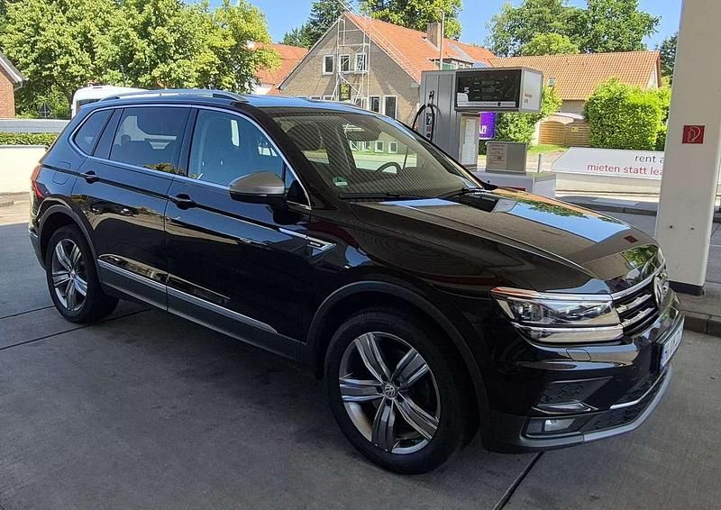 Deep black Gebraucht 2021 VW Tiguan Allspace Highline SUV | 23.950 € (Superpreis) - Bild 1/4