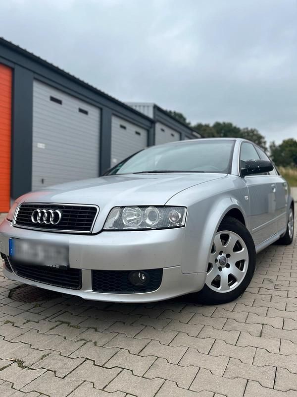 Silber Gebraucht 2003 Audi A4 Kleinwagen | 2.400 € - Bild 1/4