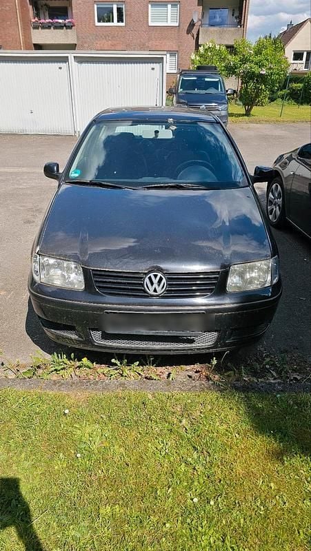 Schwarz Gebraucht 2000 VW Polo Kleinwagen | 300 € (Guter Preis) - Bild 1/4
