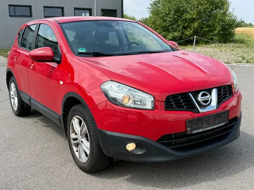 Gebraucht Nissan Qashqai Acenta 131 PS (96 kW) 2013 Rot SUV