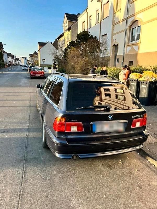 Gebraucht BMW 525 163 PS (119 kW) 2001 Blau Limousine