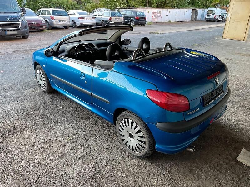 Gebraucht Peugeot 206 CC 136 PS (100 kW) 2002 Blau Cabrio