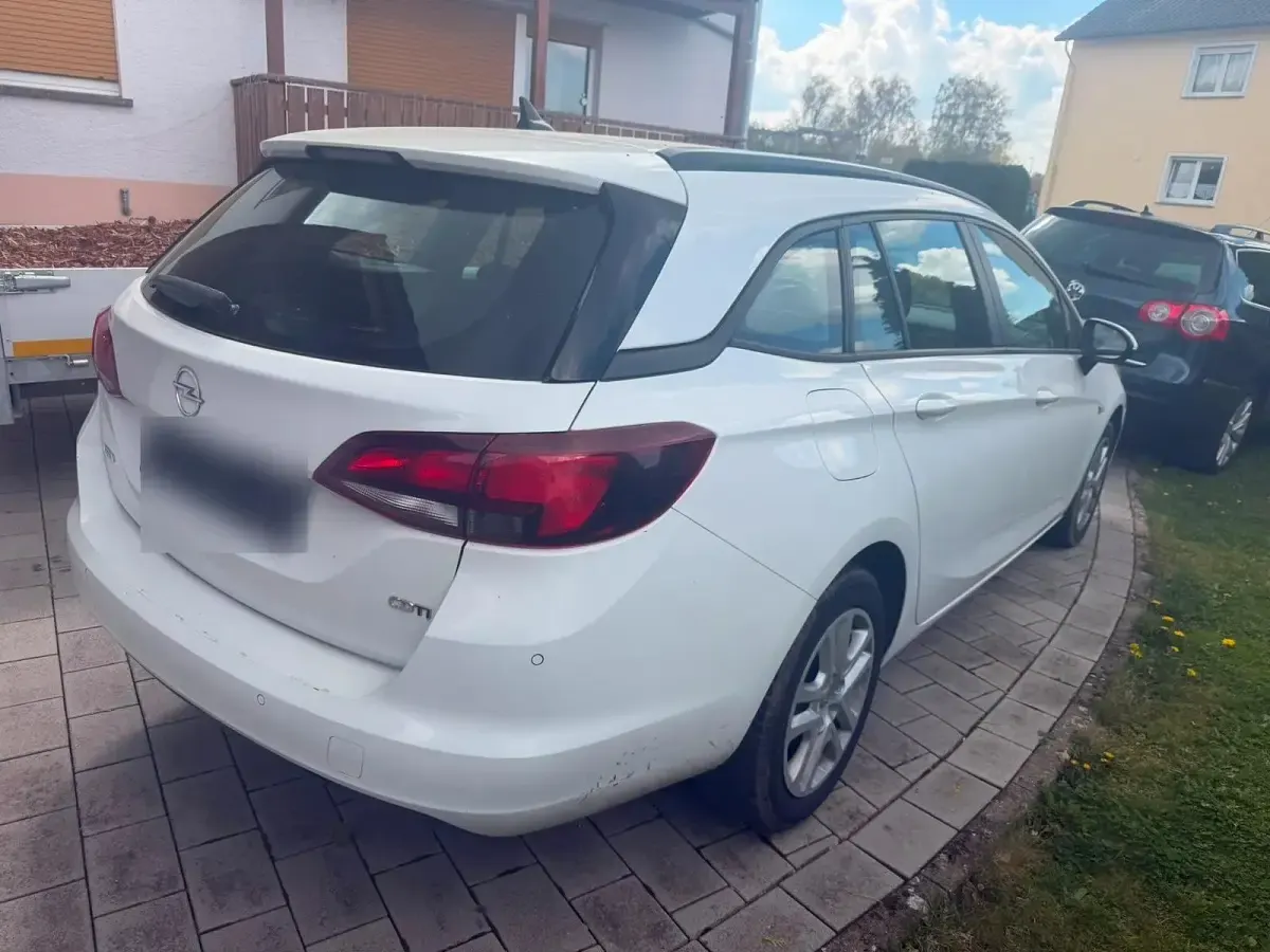 Gebraucht Opel Astra 136 PS (100 kW) 2017 Weiß Kombi