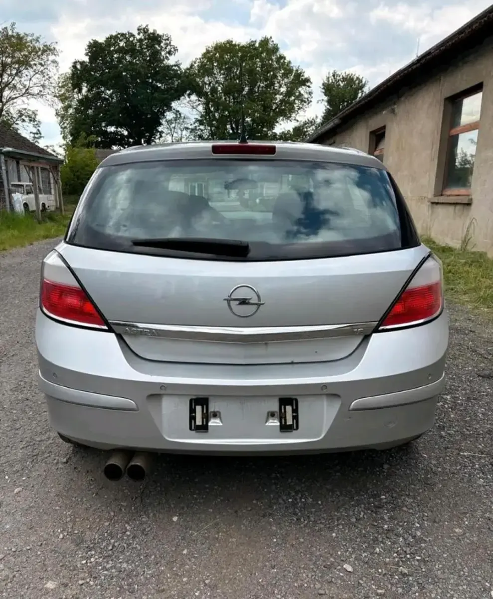 Gebraucht Opel Astra 125 PS (91 kW) 2004 Silber Limousine