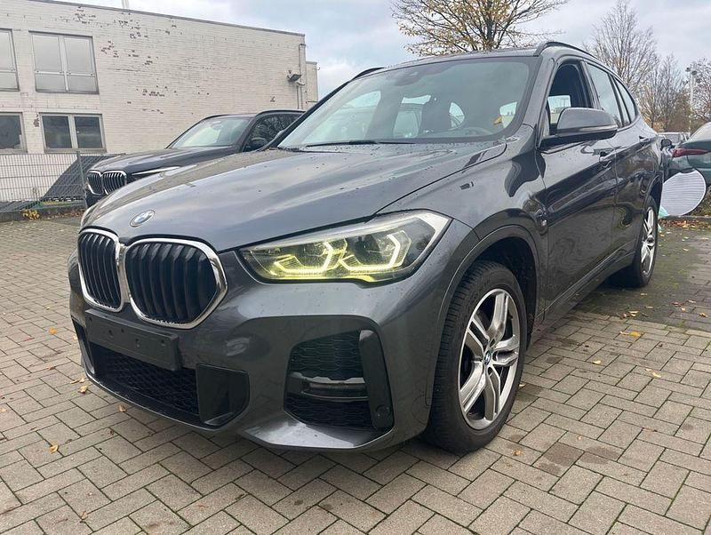 Mineralgrau metallic Gebraucht 2020 BMW X1 M Sport SUV | 22.499 € (Guter Preis) - Bild 1/4