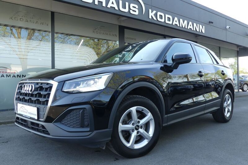 Schwarz Gebraucht 2022 Audi Q2 Ambiente SUV | 23.950 € (Teuer) - Bild 1/4