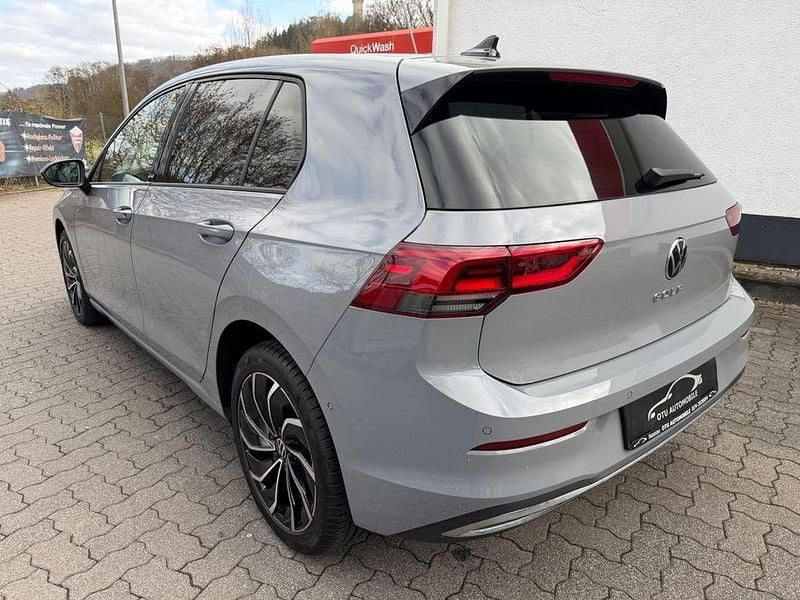 Gebraucht VW Golf VIII Active 116 PS (85 kW) 2022 Grau Limousine