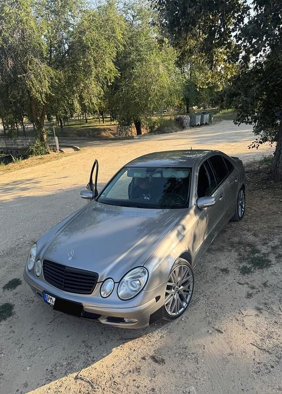 Gebraucht 2005 Mercedes E320 Limousine | 4.200 € (Fairer Preis) - Bild 1/4